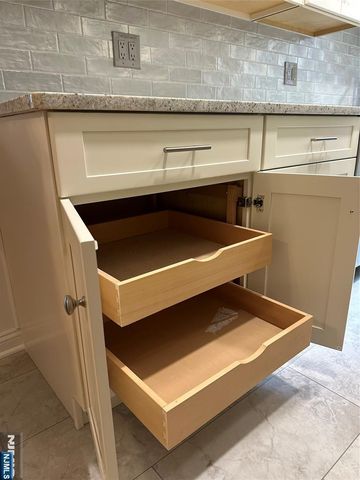 8450 Boulevard East 1F, North Bergen, NJ 07047