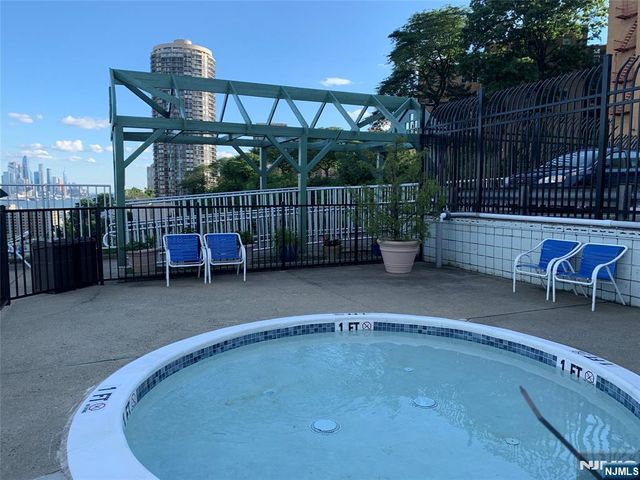 8450 Boulevard East 1F, North Bergen, NJ 07047