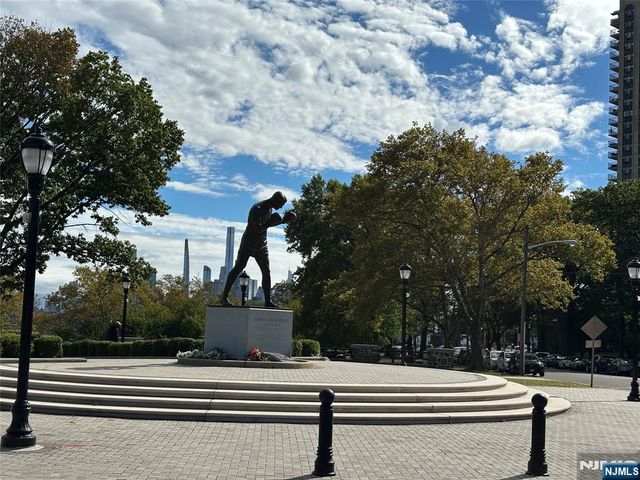 8450 Boulevard East 1F, North Bergen, NJ 07047