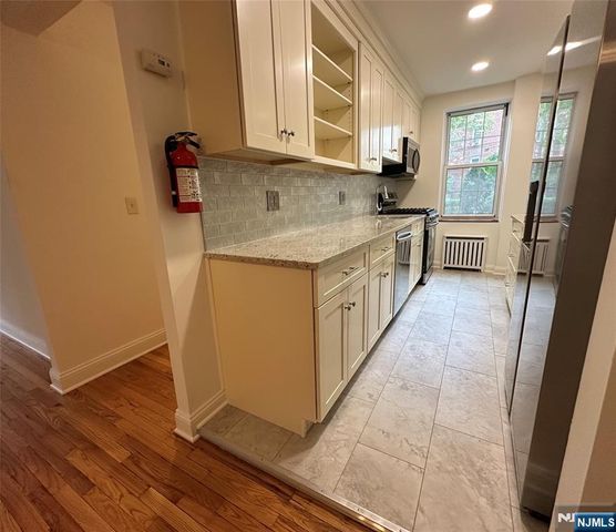 8450 Boulevard East 1F, North Bergen, NJ 07047