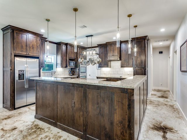 115 Kriston Lane, Springtown, TX 76082