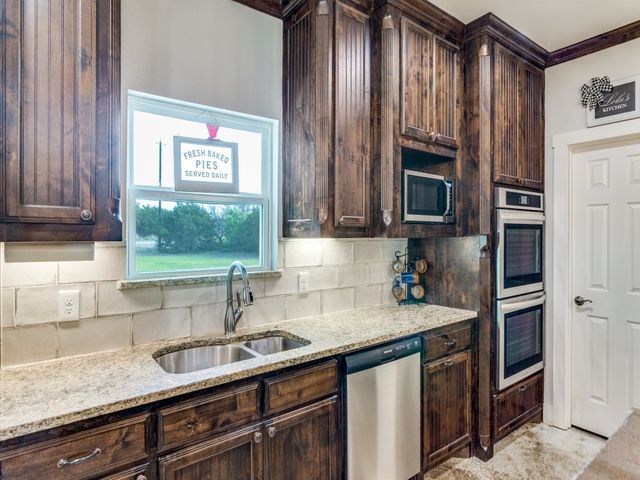 115 Kriston Lane, Springtown, TX 76082