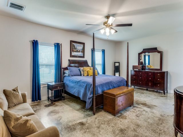 115 Kriston Lane, Springtown, TX 76082