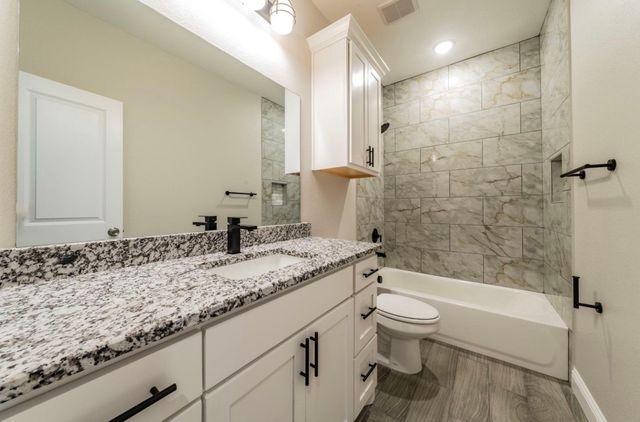 2125 Beaumont Street, Grand Prairie, TX 75051