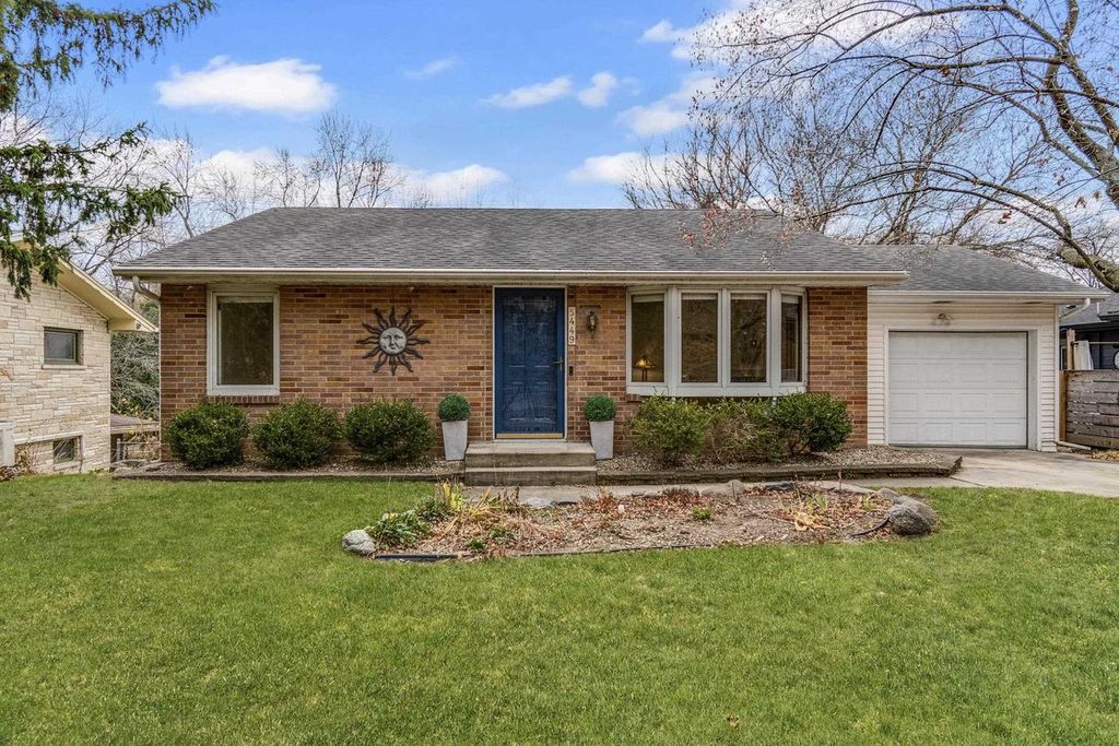 5449 Old Middleton Road, Madison, WI 53705