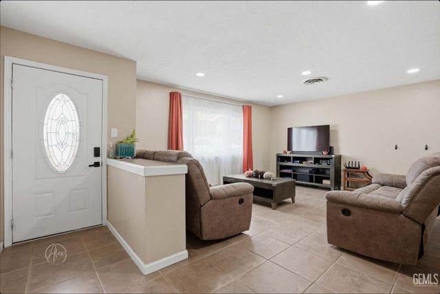 517 Grant Terrace, Taft, CA 93268