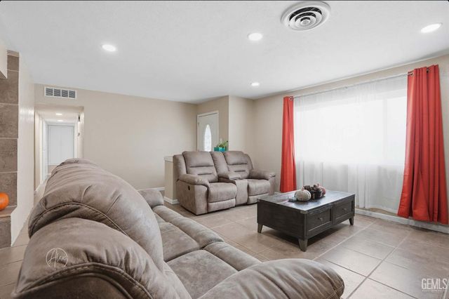 517 Grant Terrace, Taft, CA 93268