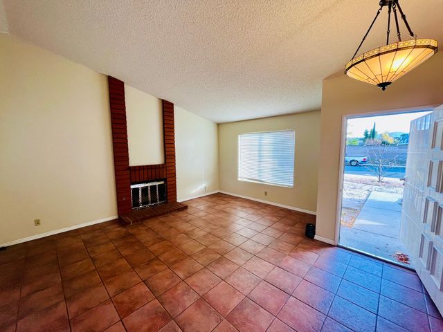 5325 Adobe Drive, Palmdale, CA 93552