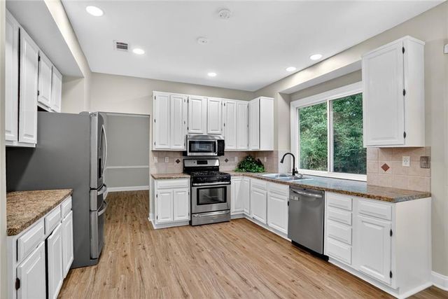 100 Bayswater Drive, Suwanee, GA 30024