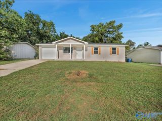13925 Hurstland Drive SW, Huntsville, AL 35803