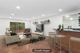 1045 N Kings Road 105, West Hollywood, CA 90069