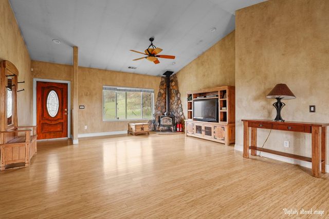 4255 Marcella Road, Igo, CA 96047