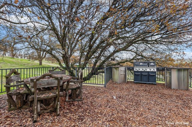 4255 Marcella Road, Igo, CA 96047