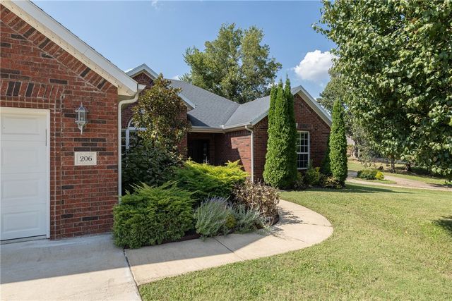 206 Tunbridge Drive, Bentonville, AR 72712