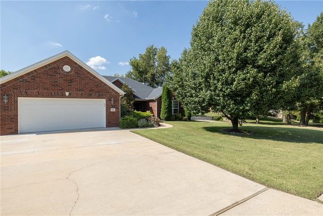 206 Tunbridge Drive, Bentonville, AR 72712