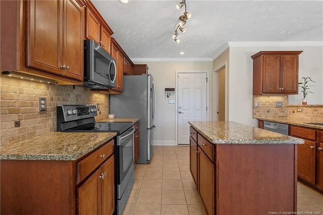 129 Crescent Drive, Raeford, NC 28376
