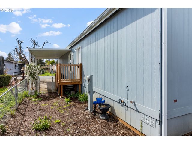 5335 MAIN St 187, Springfield, OR 97478