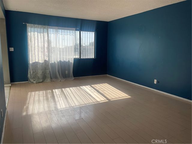 5609 56115613 E Beverly Boulevard 3, East Los Angeles, CA 90022