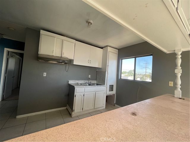 5609 56115613 E Beverly Boulevard 3, East Los Angeles, CA 90022