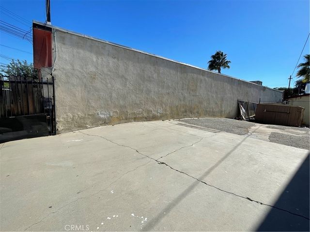 5609 56115613 E Beverly Boulevard 3, East Los Angeles, CA 90022