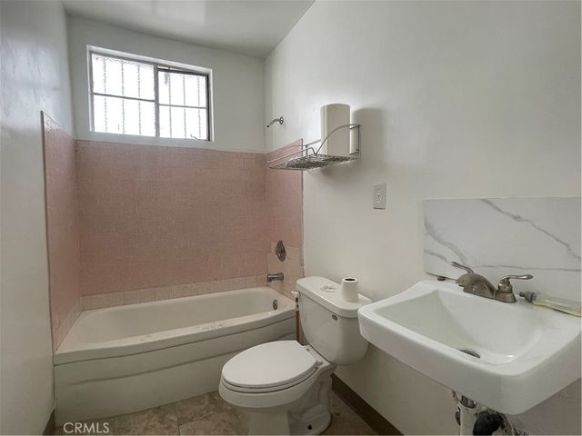 5609 56115613 E Beverly Boulevard 3, East Los Angeles, CA 90022