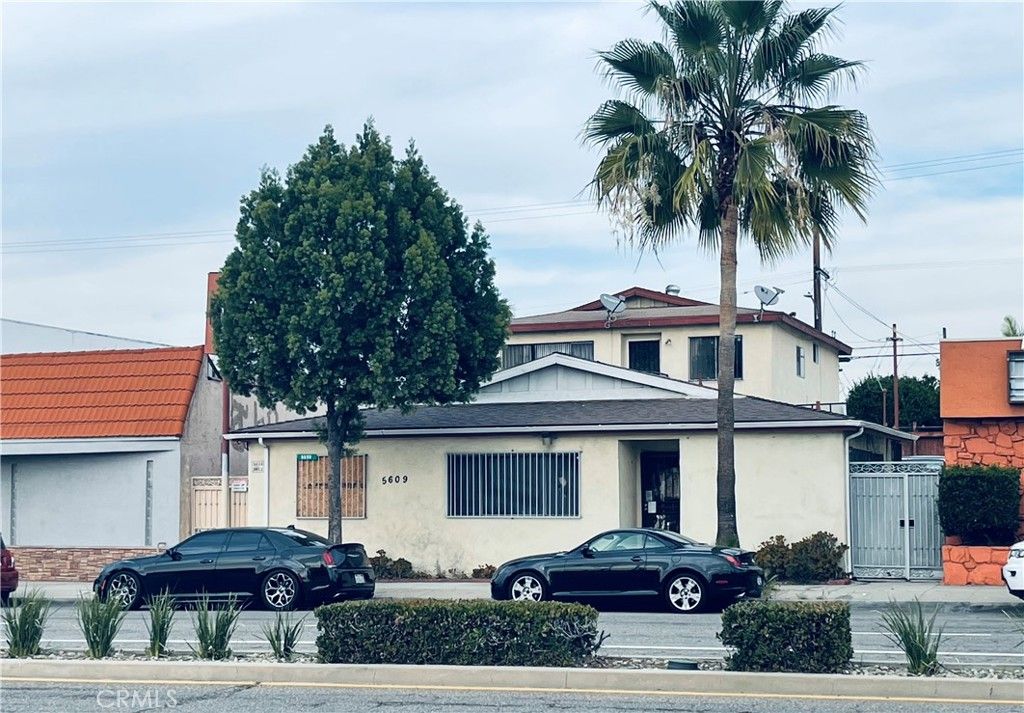 5609 56115613 E Beverly Boulevard 3, East Los Angeles, CA 90022