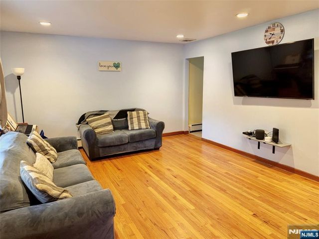 318 Cumberland Avenue, Paterson, NJ 07502