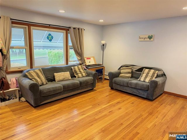 318 Cumberland Avenue, Paterson, NJ 07502
