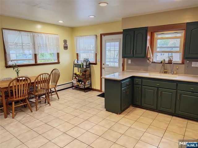 318 Cumberland Avenue, Paterson, NJ 07502