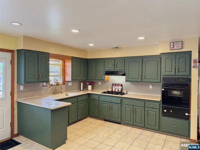 318 Cumberland Avenue, Paterson, NJ 07502