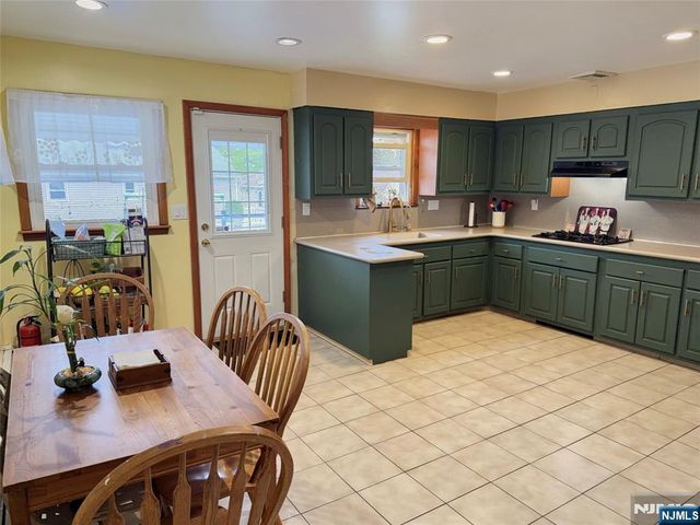 318 Cumberland Avenue, Paterson, NJ 07502