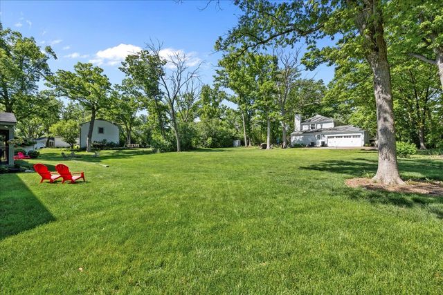 280 Hickory Court, Lake Bluff, IL 60044