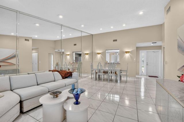 10953 Lake Front Place, Boca Raton, FL 33498