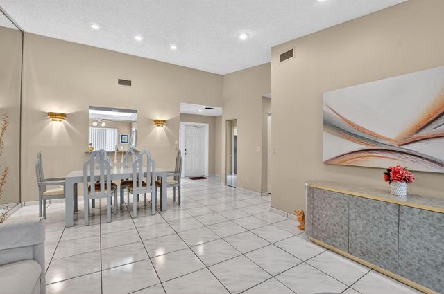 10953 Lake Front Place, Boca Raton, FL 33498