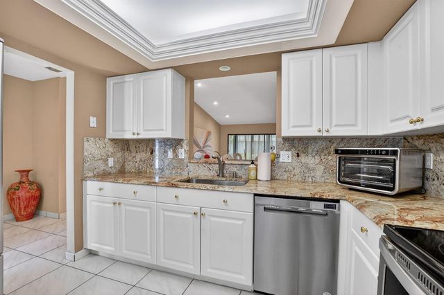 10953 Lake Front Place, Boca Raton, FL 33498