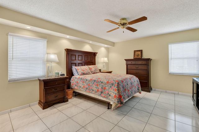 10953 Lake Front Place, Boca Raton, FL 33498