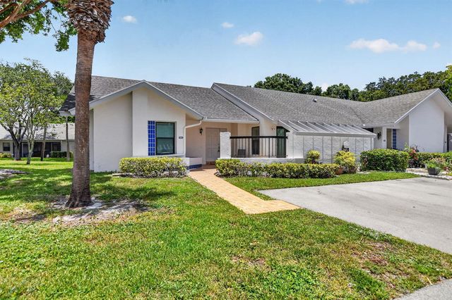 10953 Lake Front Place, Boca Raton, FL 33498