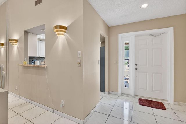 10953 Lake Front Place, Boca Raton, FL 33498