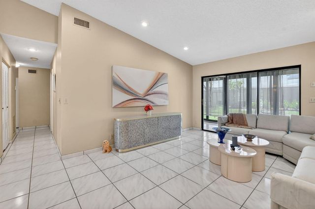 10953 Lake Front Place, Boca Raton, FL 33498