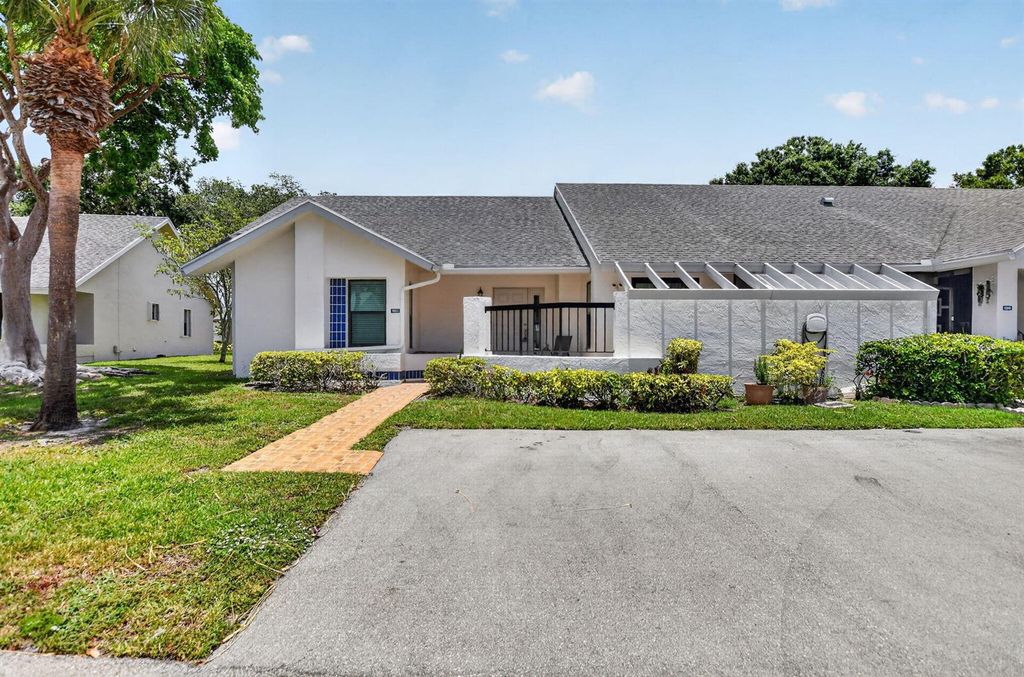 10953 Lake Front Place, Boca Raton, FL 33498
