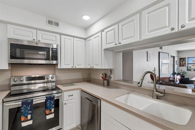 4141 BAYSHORE BOULEVARD 1106, Tampa, FL 33611