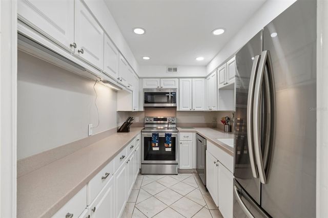 4141 BAYSHORE BOULEVARD 1106, Tampa, FL 33611