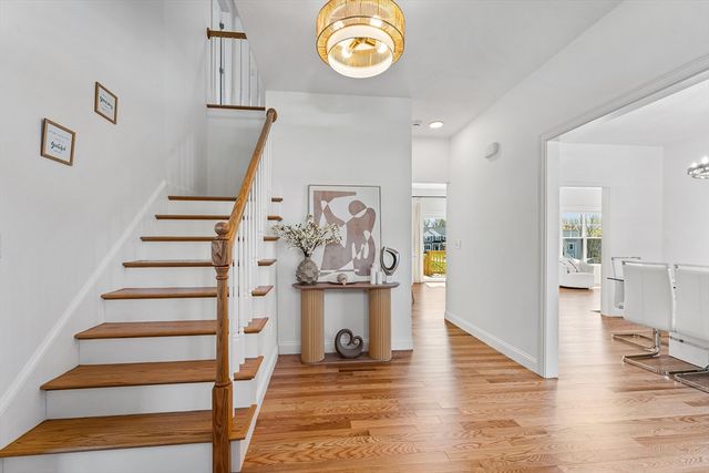 93 Mantell Rd, Uxbridge, MA 01569