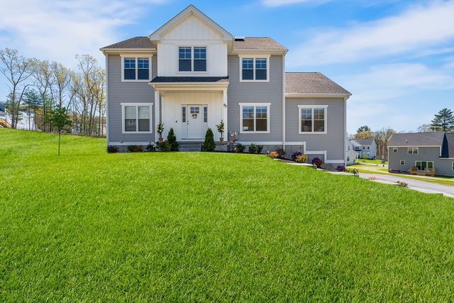 93 Mantell Rd, Uxbridge, MA 01569