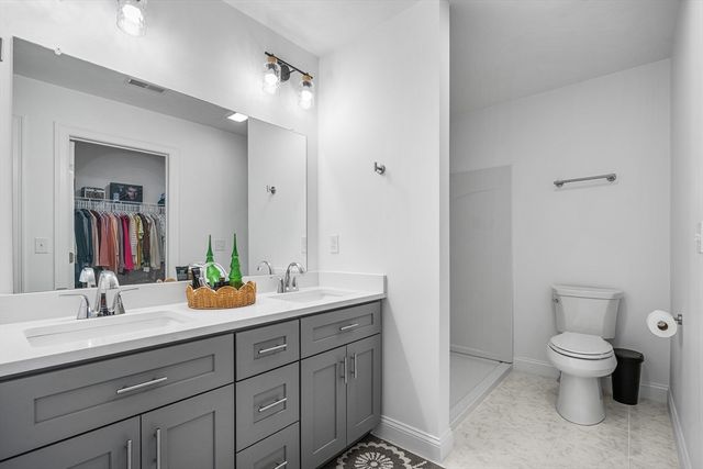 93 Mantell Rd, Uxbridge, MA 01569