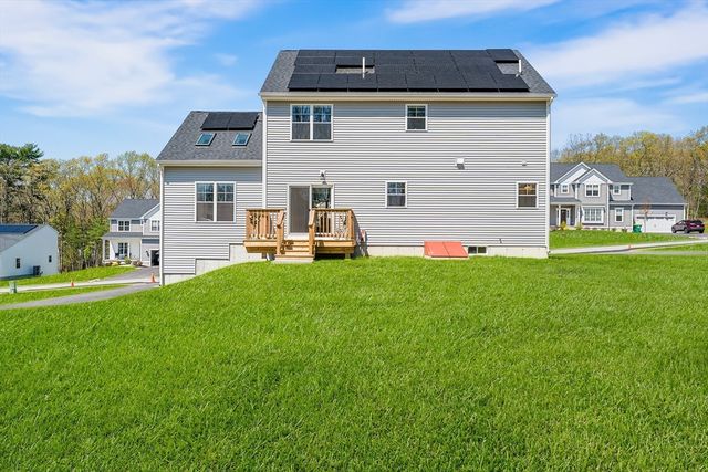93 Mantell Rd, Uxbridge, MA 01569