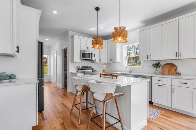 93 Mantell Rd, Uxbridge, MA 01569