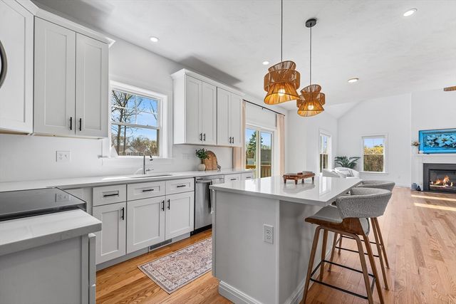 93 Mantell Rd, Uxbridge, MA 01569