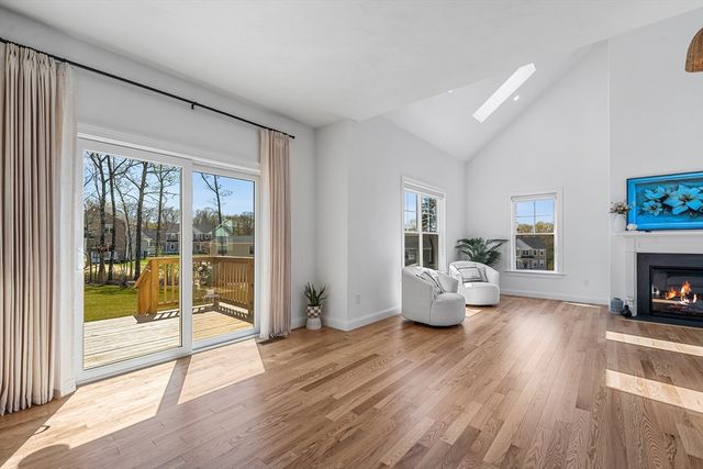 93 Mantell Rd, Uxbridge, MA 01569