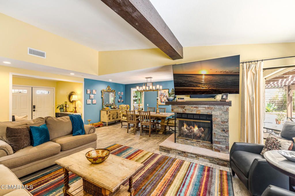 Image 11 of property listing at 13954 Keisha Drive, Moorpark, CA 93021